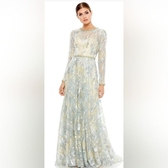 Mac Duggal 12460 Embellished Lace Evening Gown NWT size 8 Platinum - Picture 1 of 7